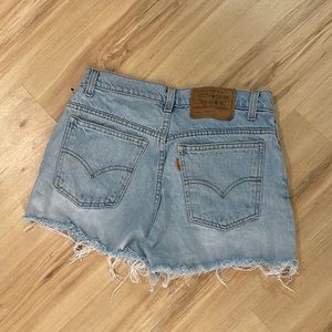 Adorable light washed Levi’s!!!